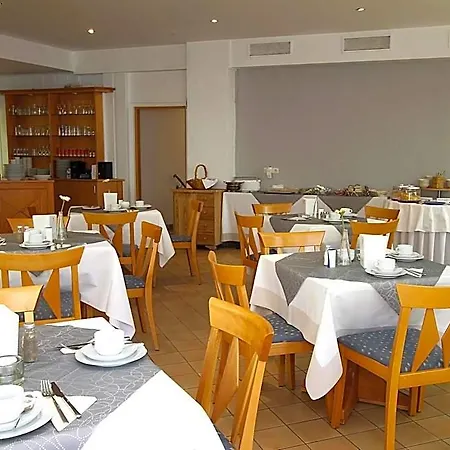 Lindemann Hotel